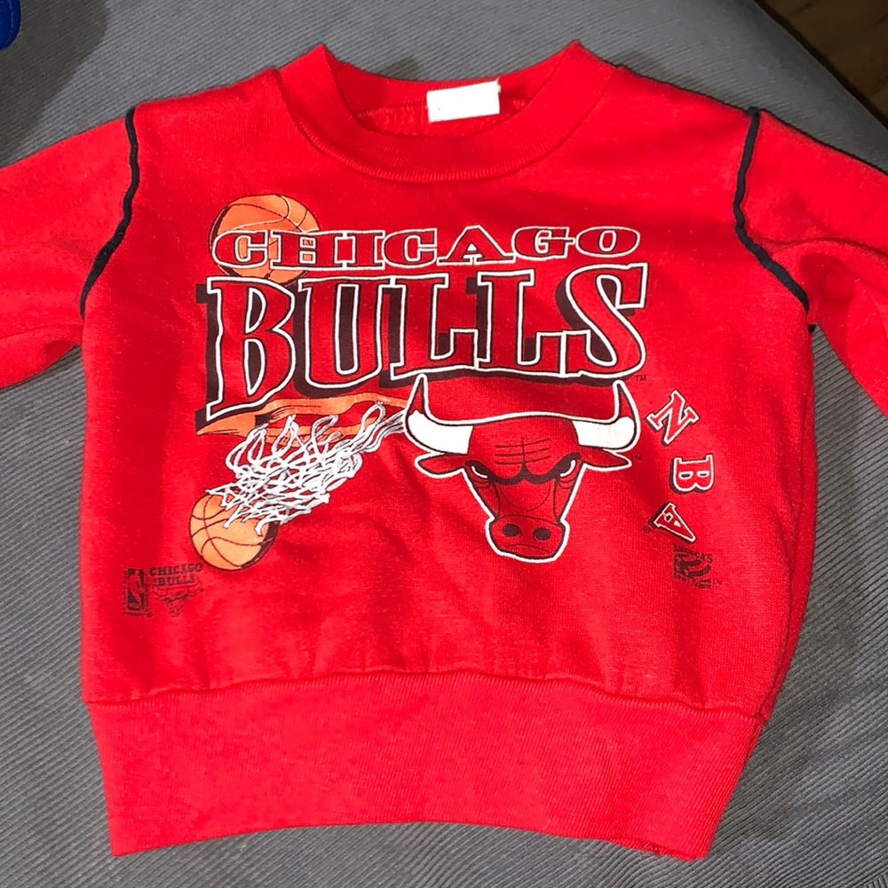 Chicago Bulls Vintage light sweatshirt.